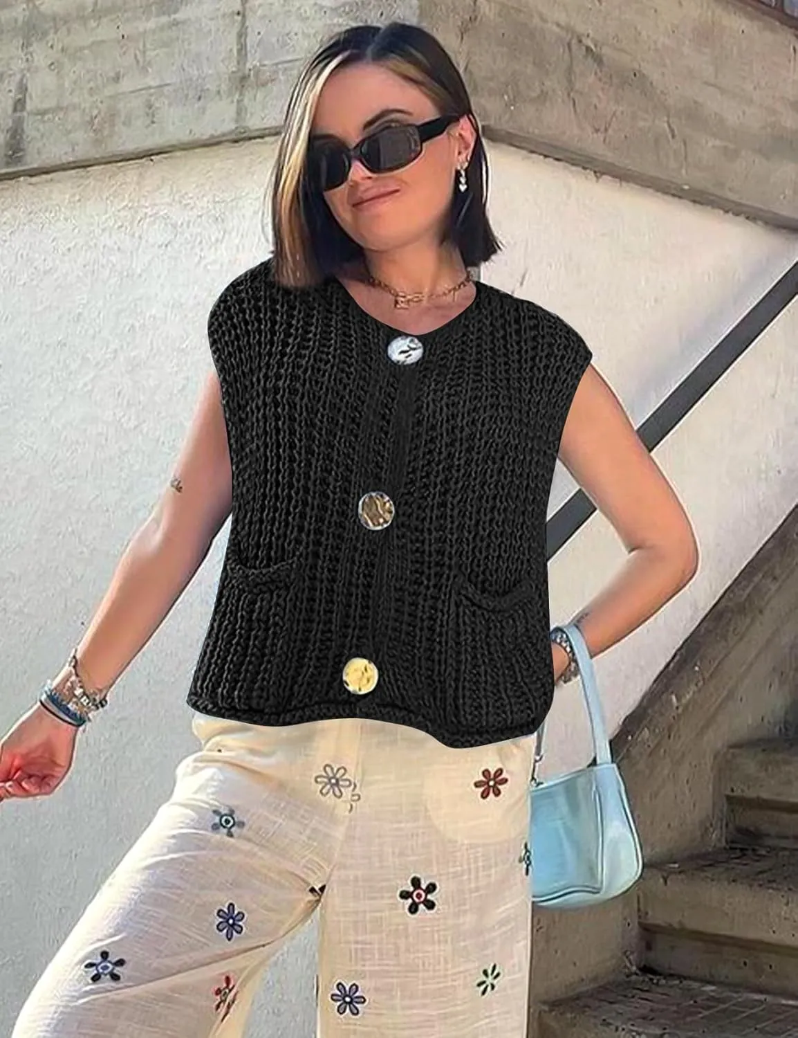 Wyeysyt Sweater Vest Women Sleeveless Crop Knit Cardigan Casual Button Down Cropped Knitted Sweater Vest with Pockets